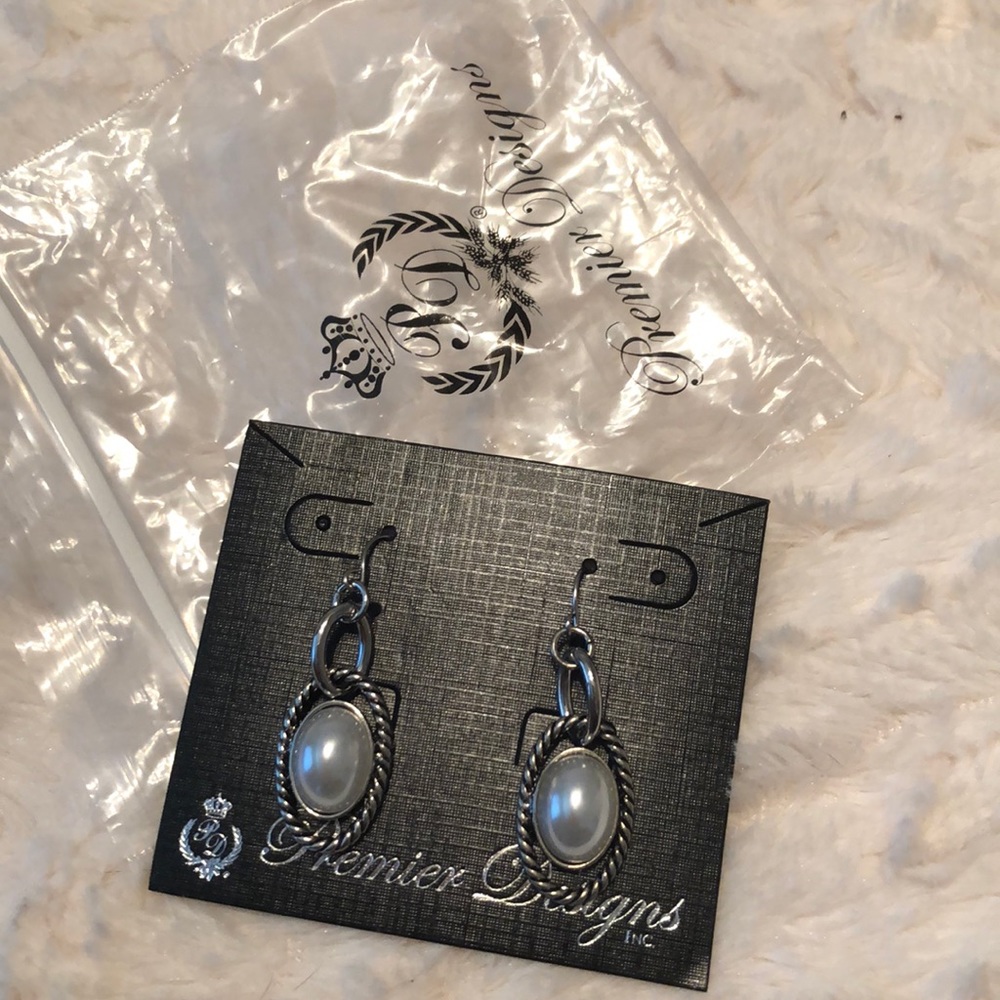 Earrings - Picture 2 of 2